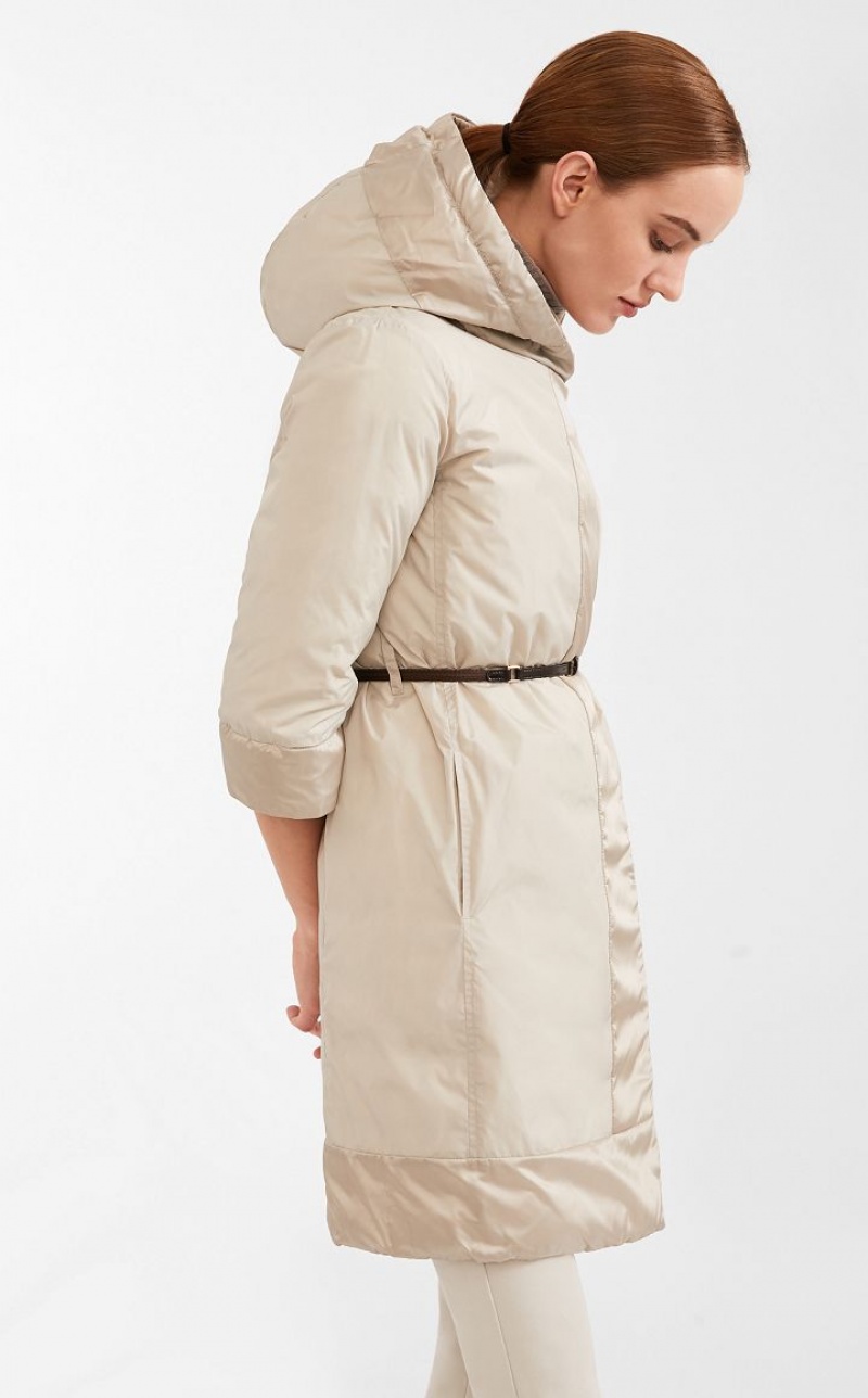 Max Mara Reversible Down Coat In Wasser-resistant Satin Padded Hell | MMR593992